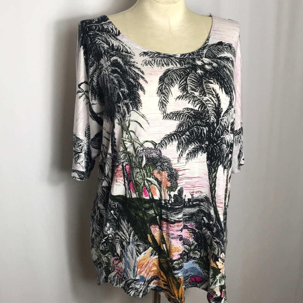 🌻 3/25 🌻 NWOT CJ Banks Paradise Palms Blouse